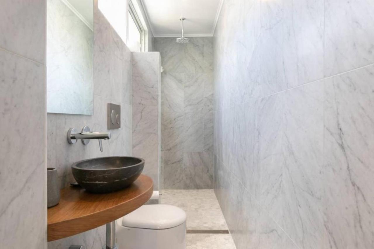Upscale Cliffside Studio With Ocean Views North Bondi Sydney Exteriér fotografie