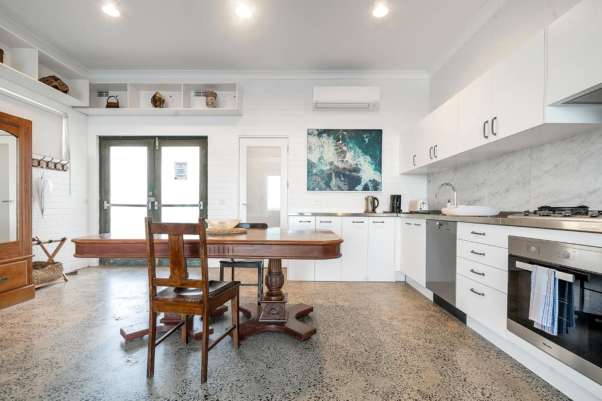 Upscale Cliffside Studio With Ocean Views North Bondi Sydney Exteriér fotografie